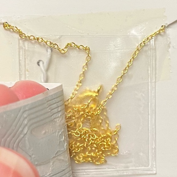 Gold Circle Pendant Necklace - Picture 3 of 3